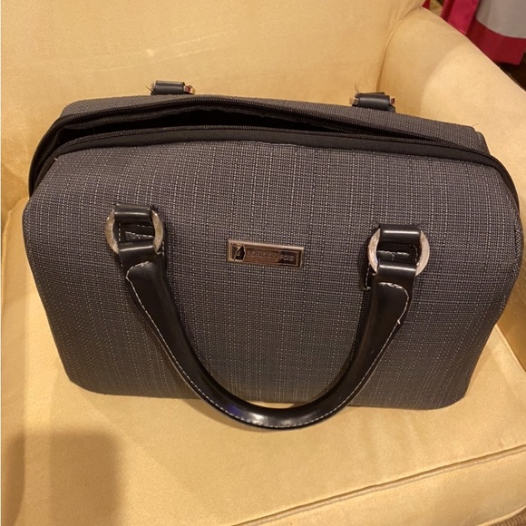 London Fog Travel Bag / Carry On - Picture 7 of 7